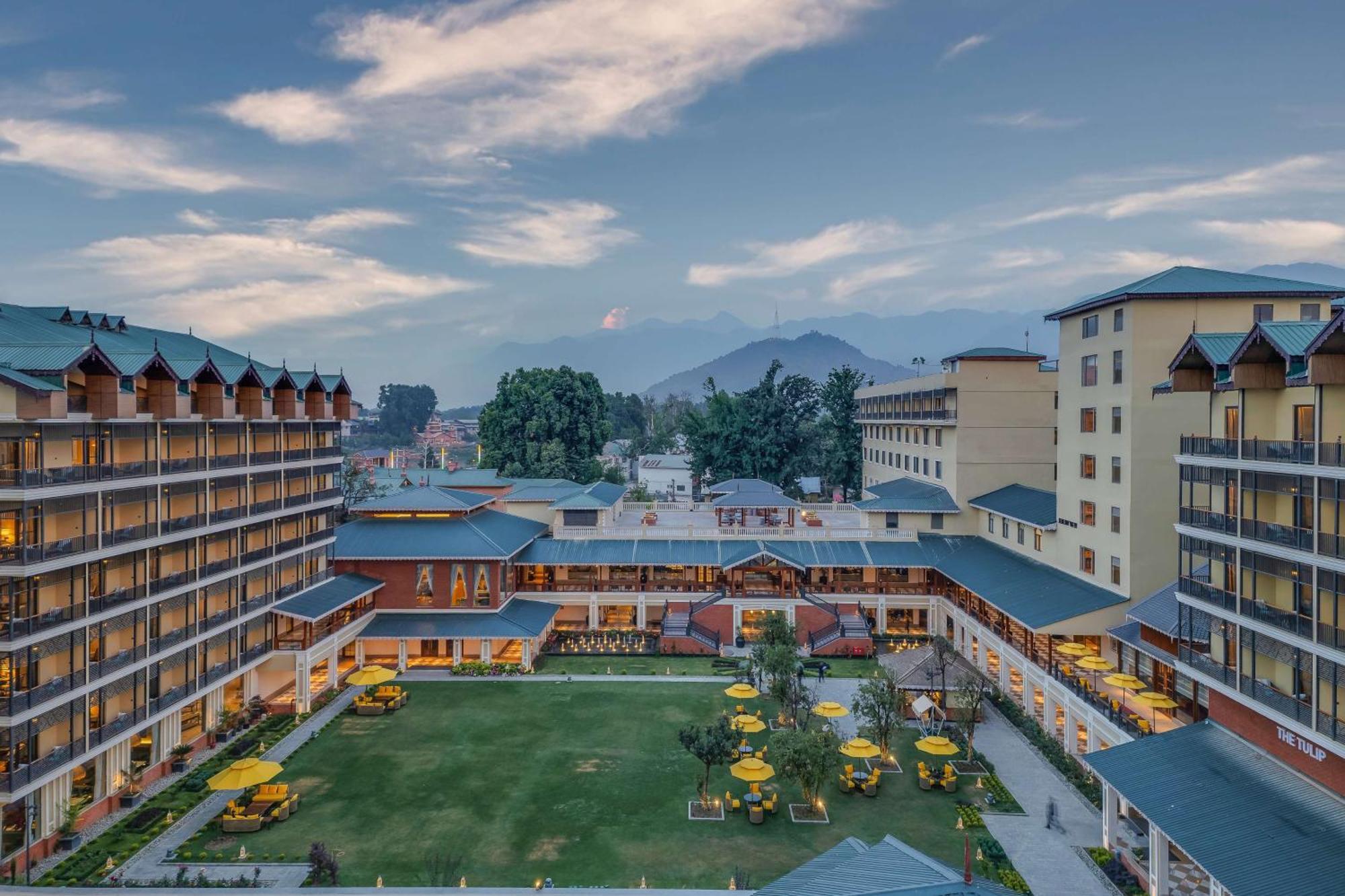 Radisson Collection Hotel & Spa, Riverfront Srinagar 外观 照片