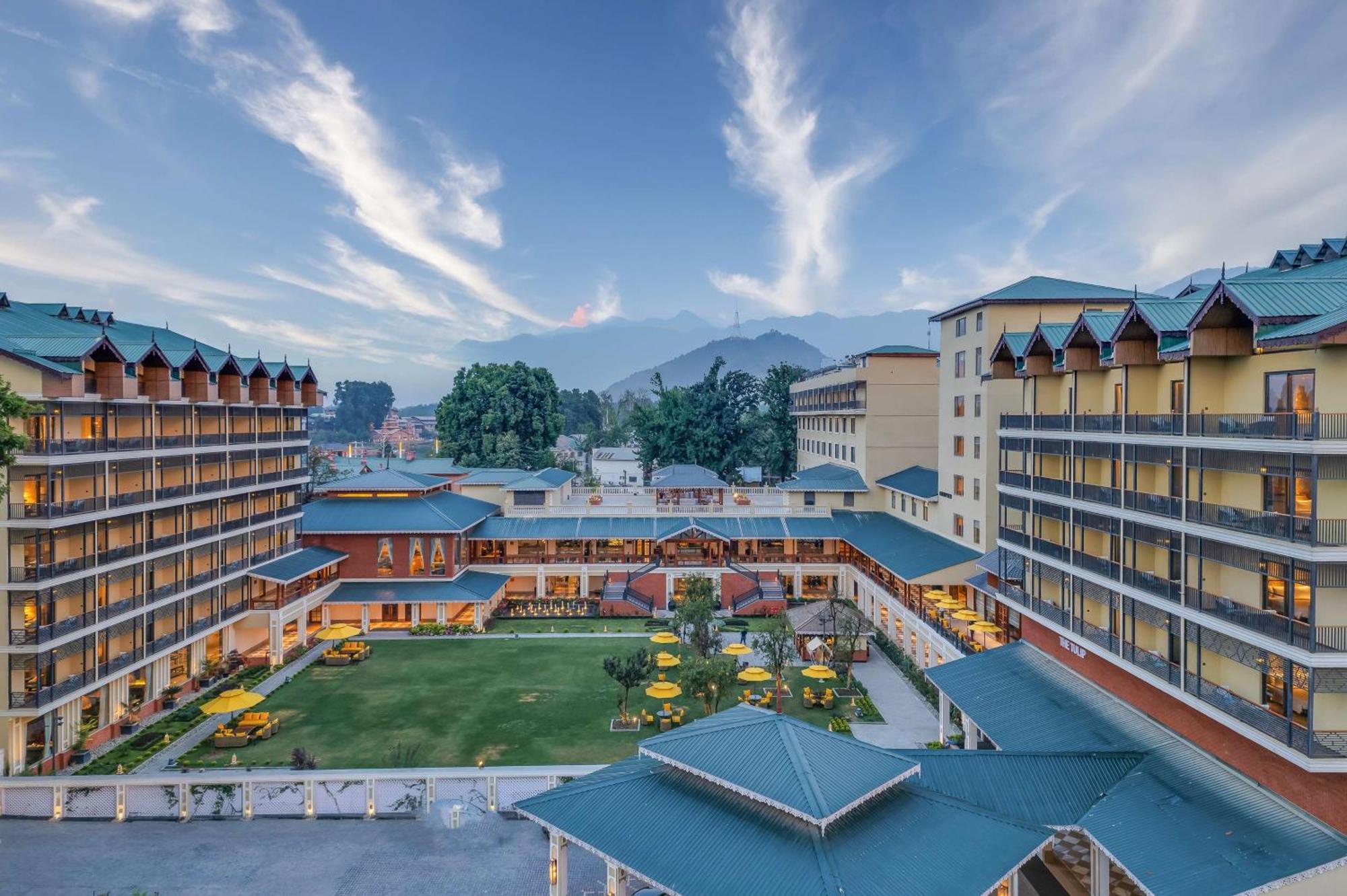 Radisson Collection Hotel & Spa, Riverfront Srinagar 外观 照片