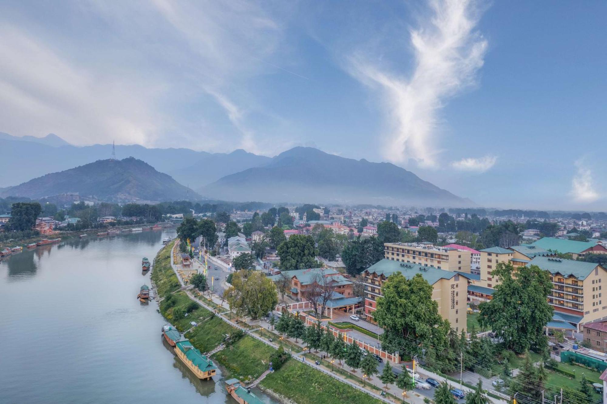 Radisson Collection Hotel & Spa, Riverfront Srinagar 外观 照片